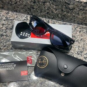 Ray-Ban New Wayfarer Black Sunglasses